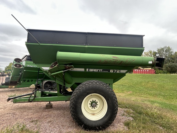 1993 Brent 672 Grain Cart