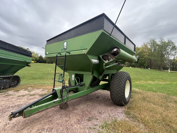 1993 Brent 672 Grain Cart