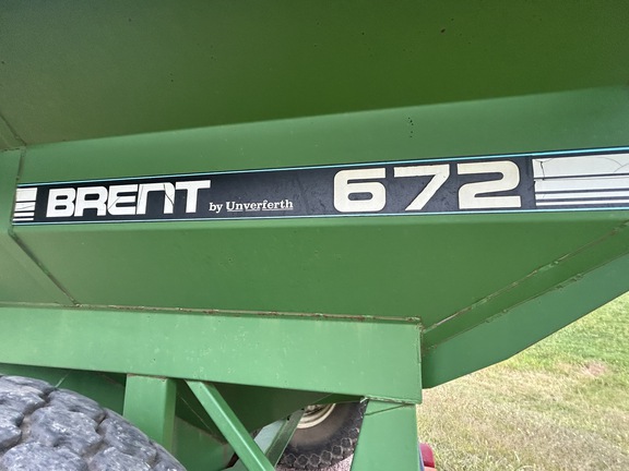 1993 Brent 672 Grain Cart