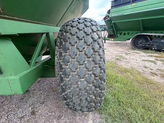 1993 Brent 672 Grain Cart