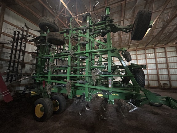 2024 John Deere 2230FH Field Cultivator