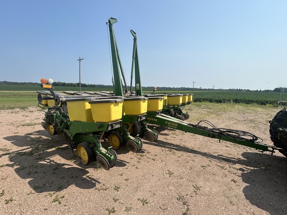 1993 John Deere 7200 Planter