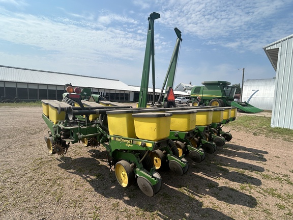 1993 John Deere 7200 Planter