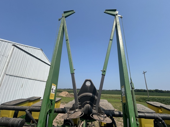 1993 John Deere 7200 Planter