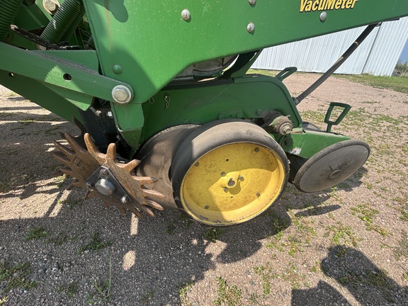 1993 John Deere 7200 Planter