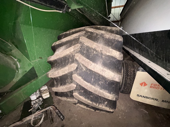 2015 Brent 1282 Grain Cart