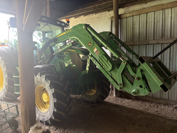 2022 John Deere 620R Loader