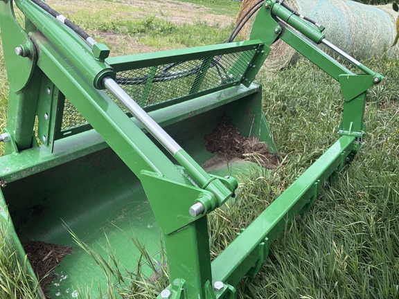 2022 John Deere 620R Loader