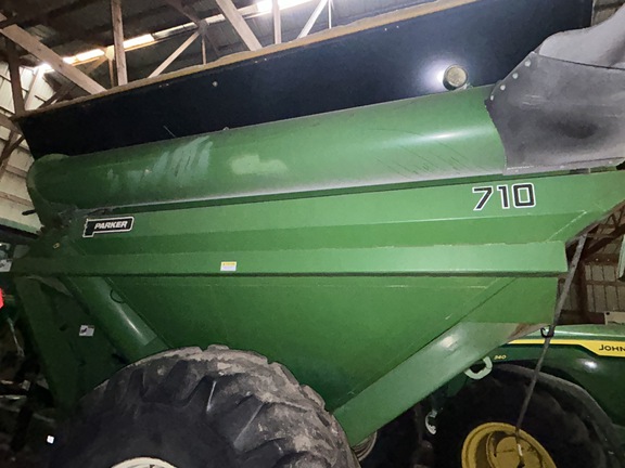 Parker 710 Grain Cart