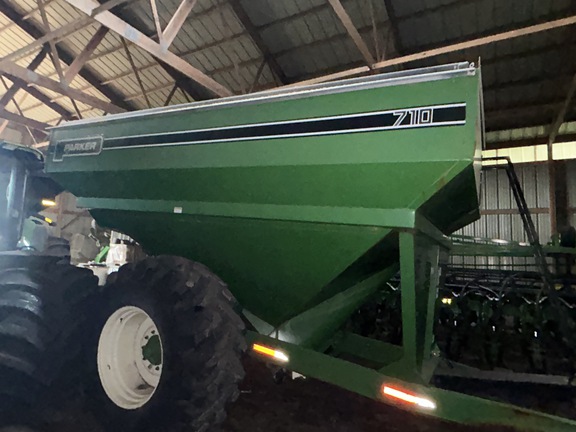Parker 710 Grain Cart