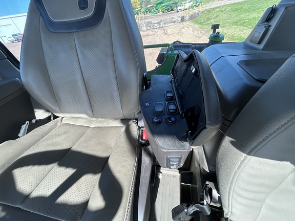 2023 John Deere 9R 640 Tractor 4WD