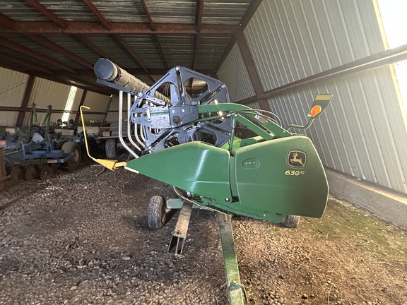 2010 John Deere 630F Header Combine