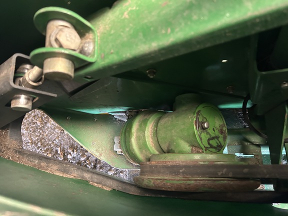 2010 John Deere 630F Header Combine