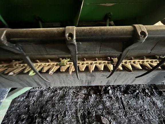 2010 John Deere 630F Header Combine