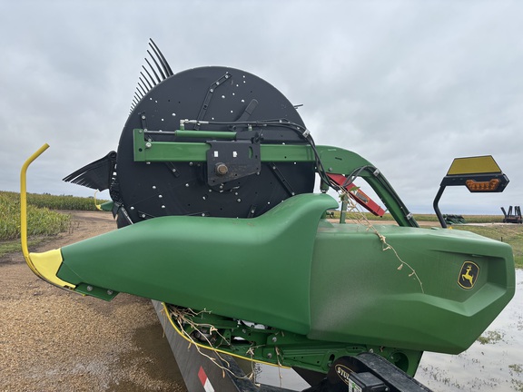 2022 John Deere RD40F Header Combine