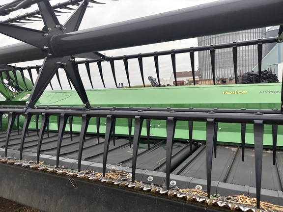 2022 John Deere RD40F Header Combine