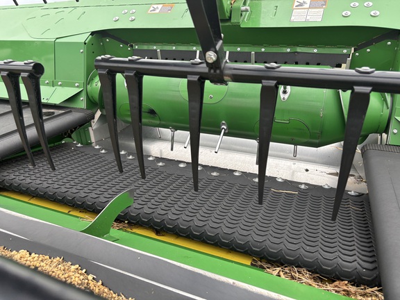 2022 John Deere RD40F Header Combine