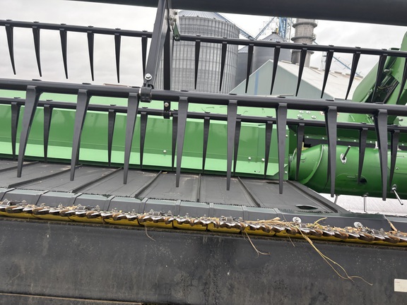 2022 John Deere RD40F Header Combine
