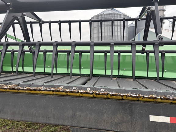 2022 John Deere RD40F Header Combine