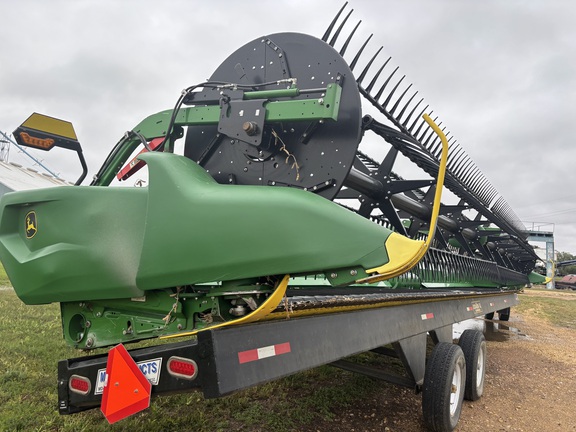 2022 John Deere RD40F Header Combine