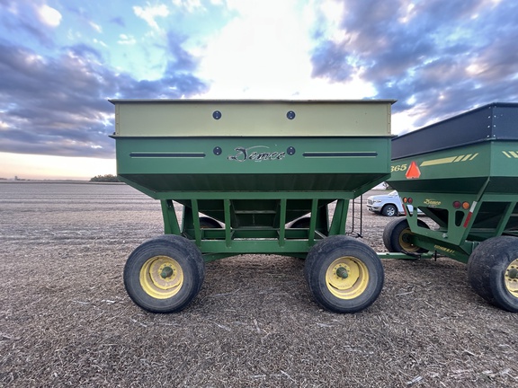 1995 Demco 365 Gravity Box
