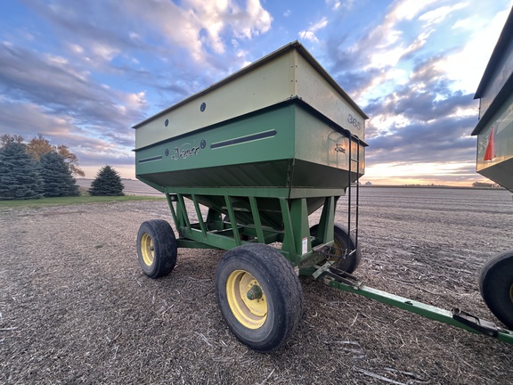 1995 Demco 365 Gravity Box