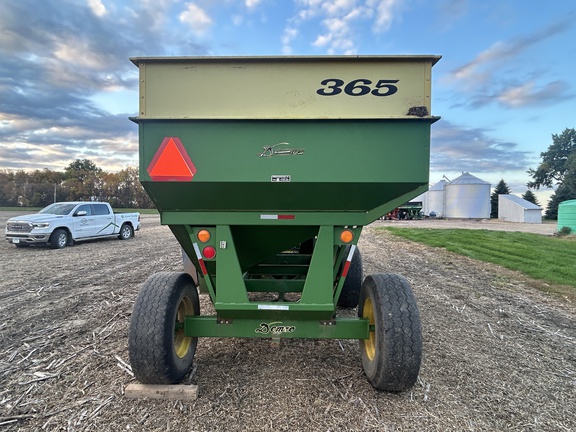 1995 Demco 365 Gravity Box