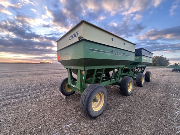 1995 Demco 365 Gravity Box