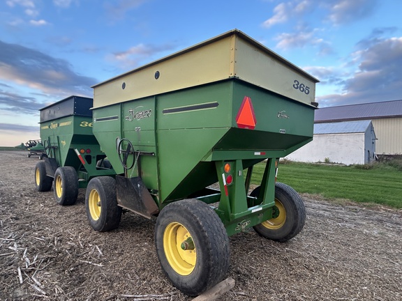 1995 Demco 365 Gravity Box