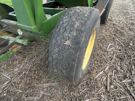 1995 Demco 365 Gravity Box