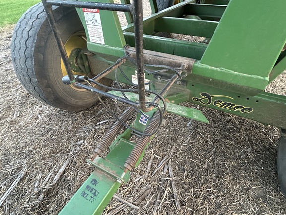 1995 Demco 365 Gravity Box