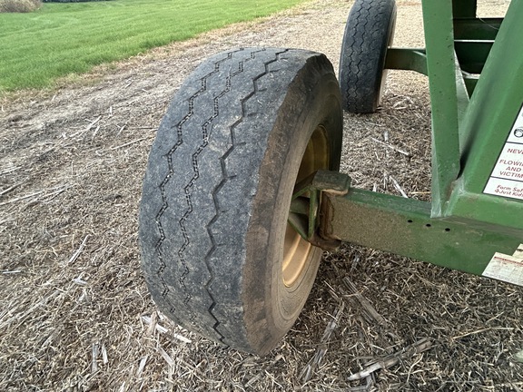1995 Demco 365 Gravity Box