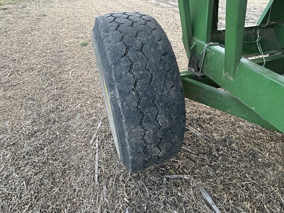 1995 Demco 365 Gravity Box