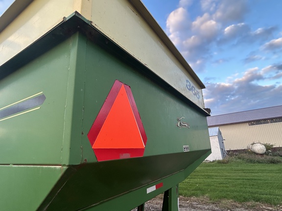 1995 Demco 365 Gravity Box