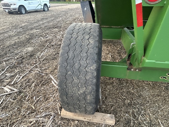 1995 Demco 365 Gravity Box