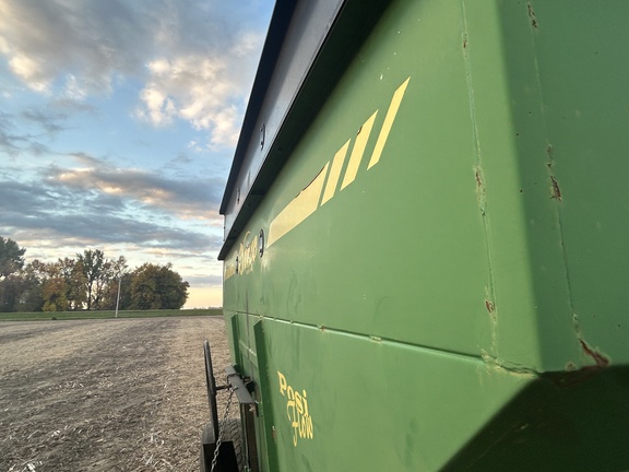 2002 Demco 365 Gravity Box
