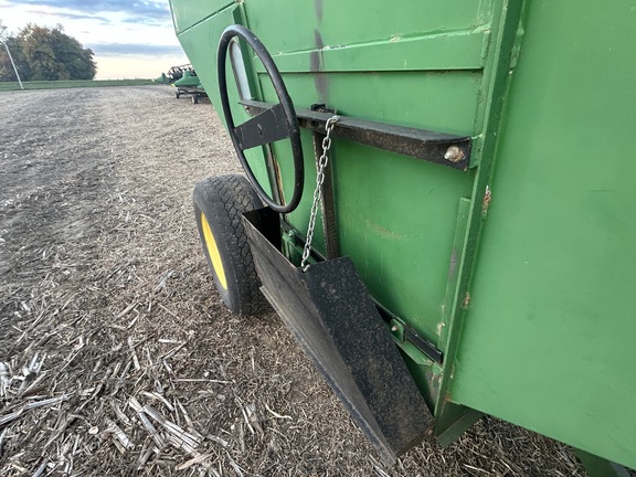2002 Demco 365 Gravity Box