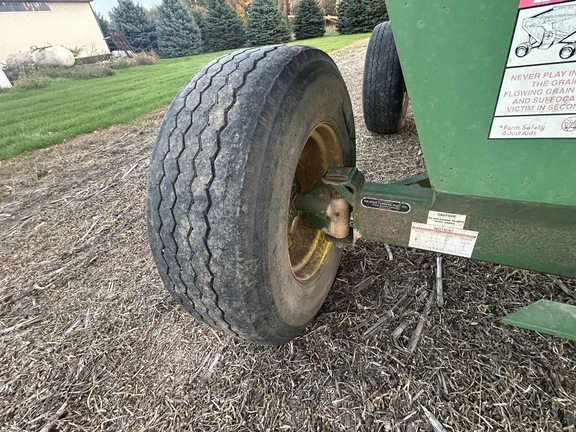 2002 Demco 365 Gravity Box