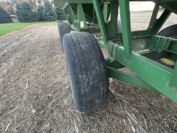 2002 Demco 365 Gravity Box