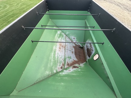 2002 Demco 365 Gravity Box
