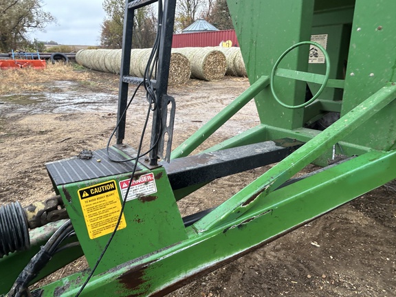 2001 Brent 976 Grain Cart