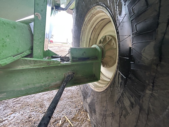 2001 Brent 976 Grain Cart