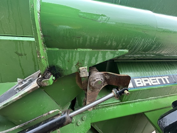 2001 Brent 976 Grain Cart