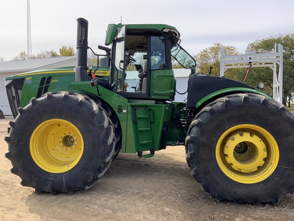 2023 John Deere 9R 640 Tractor 4WD