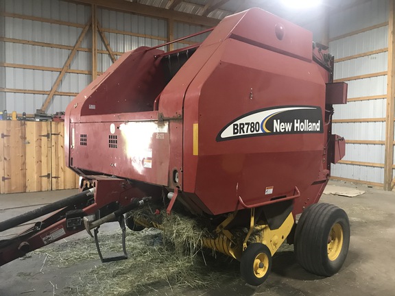 2005 New Holland BR780 Baler/Round