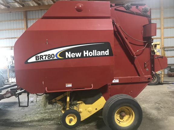 2005 New Holland BR780 Baler/Round