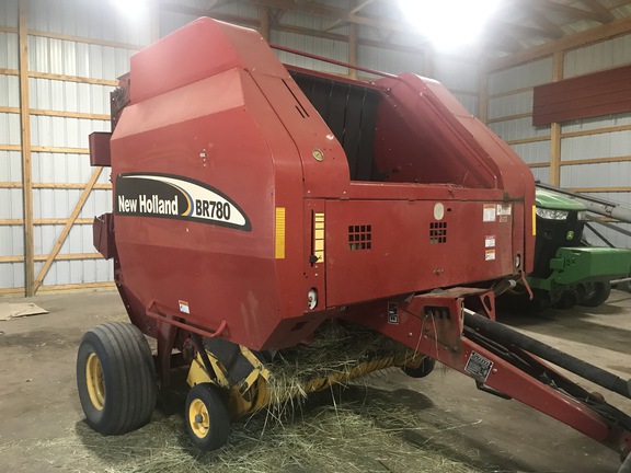 2005 New Holland BR780 Baler/Round