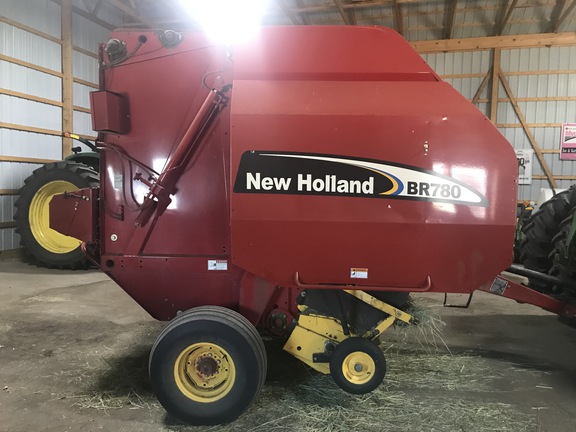 2005 New Holland BR780 Baler/Round