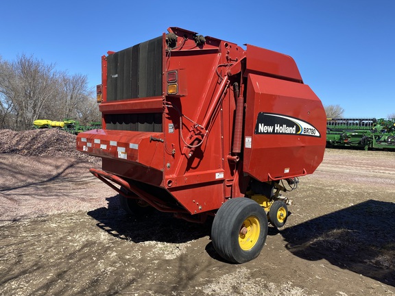 2005 New Holland BR780 Baler/Round