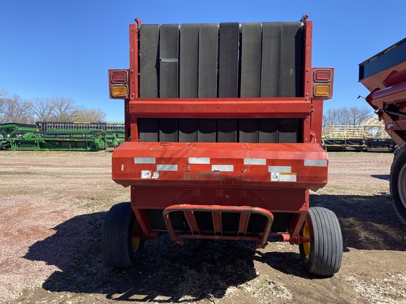 2005 New Holland BR780 Baler/Round